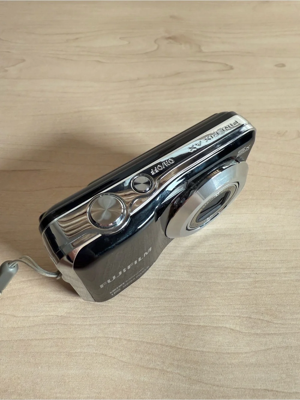 FujiFilm FinePix AX655 16MP Digital Point and Shoot Camera w/5x Optical Zoom